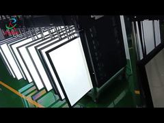 55-дюймовый TFT LCD дисплей с поддержкой настройки яркости. Информационная доска для сообщества.